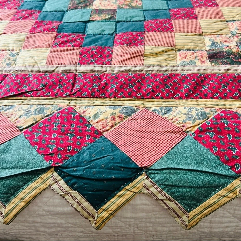 Vintage Patchwork  King Size Quilt in Multicolor Design